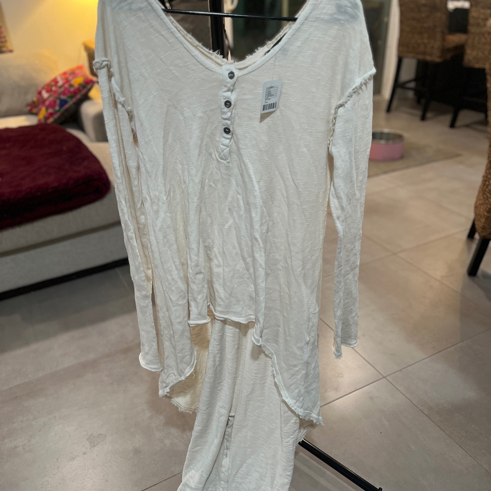Truly Madly Deeply Cream Buttoned Top - Picture 3 of 5